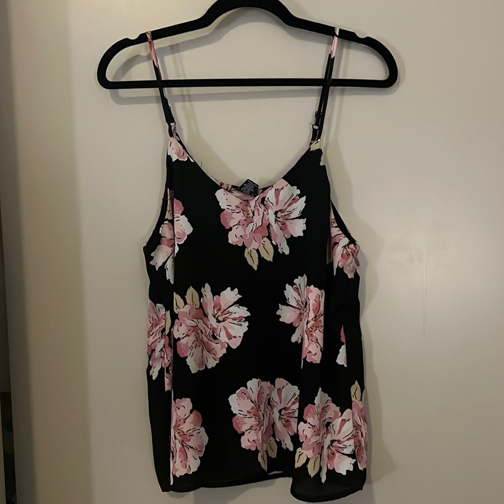 Rue 21 flowy flower tank top